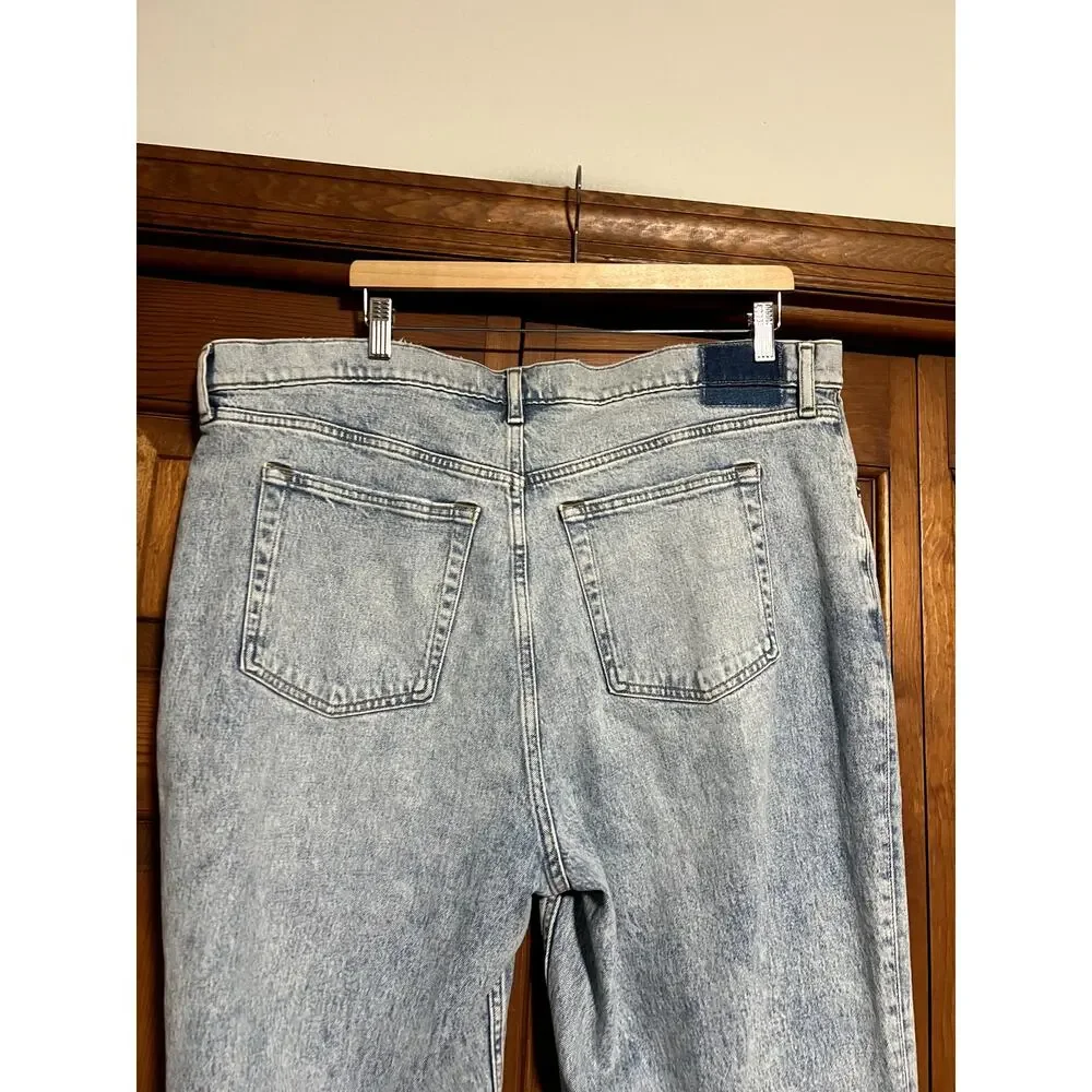 NWT Abercrombie & Fitch Women's The '90s Straight Ultra High Rise Jeans 35/20L